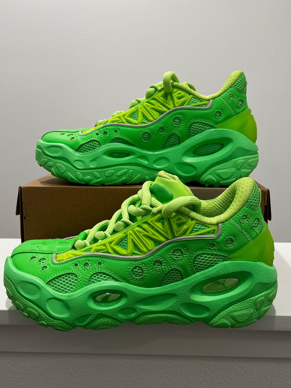 New Puma LaFrancé RNNR Green Glare US9 size men’s basketball shoes